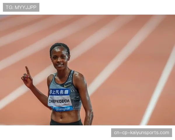 全国室内田径赛女子3000米决赛：后程发力派VS前程加速派对决，女子3000米比赛视频